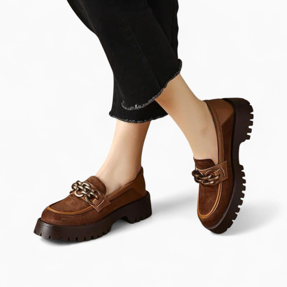 Mocassins À Plateforme Avec Une Chaîne Argentée Pour Femmes