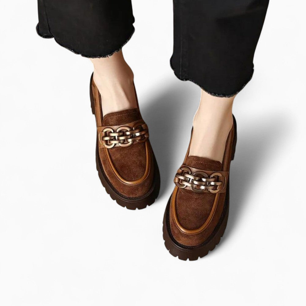 Mocassins À Plateforme Avec Une Chaîne Argentée Pour Femmes