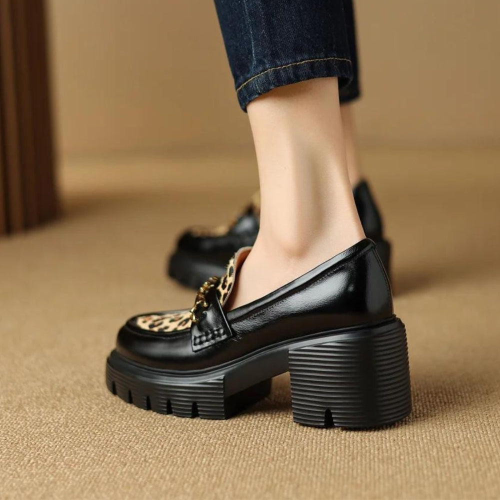 Mocassins Style British Avec Imprimé Léopard Et Boucles Dorées