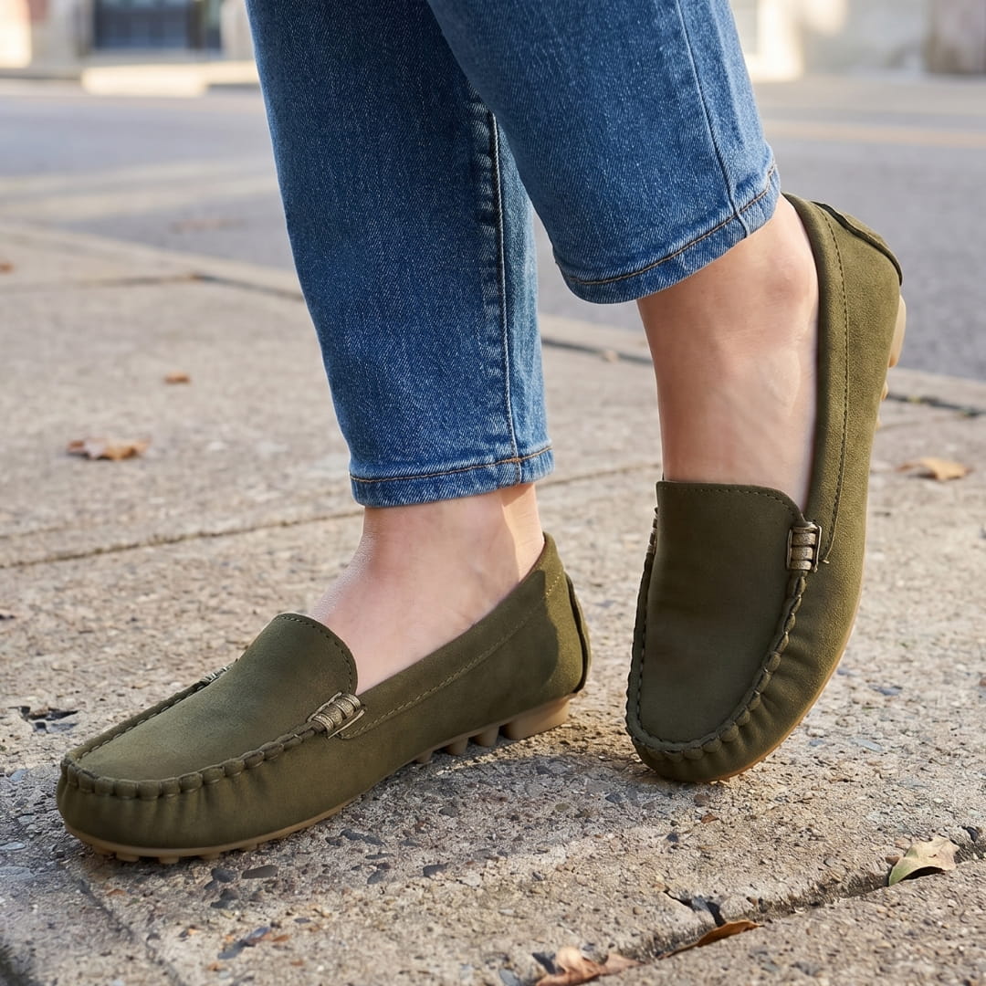 Kaithlyn Chaussures Décontractées en Daim à Enfiler – Détails Métalliques Confort Usage Quotidien