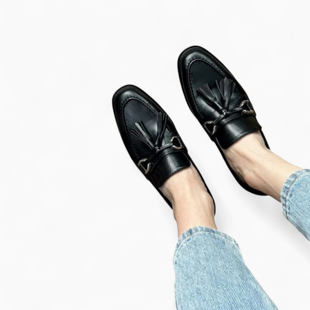 Mocassins Noirs À Glands À Enfiler Pour Femme