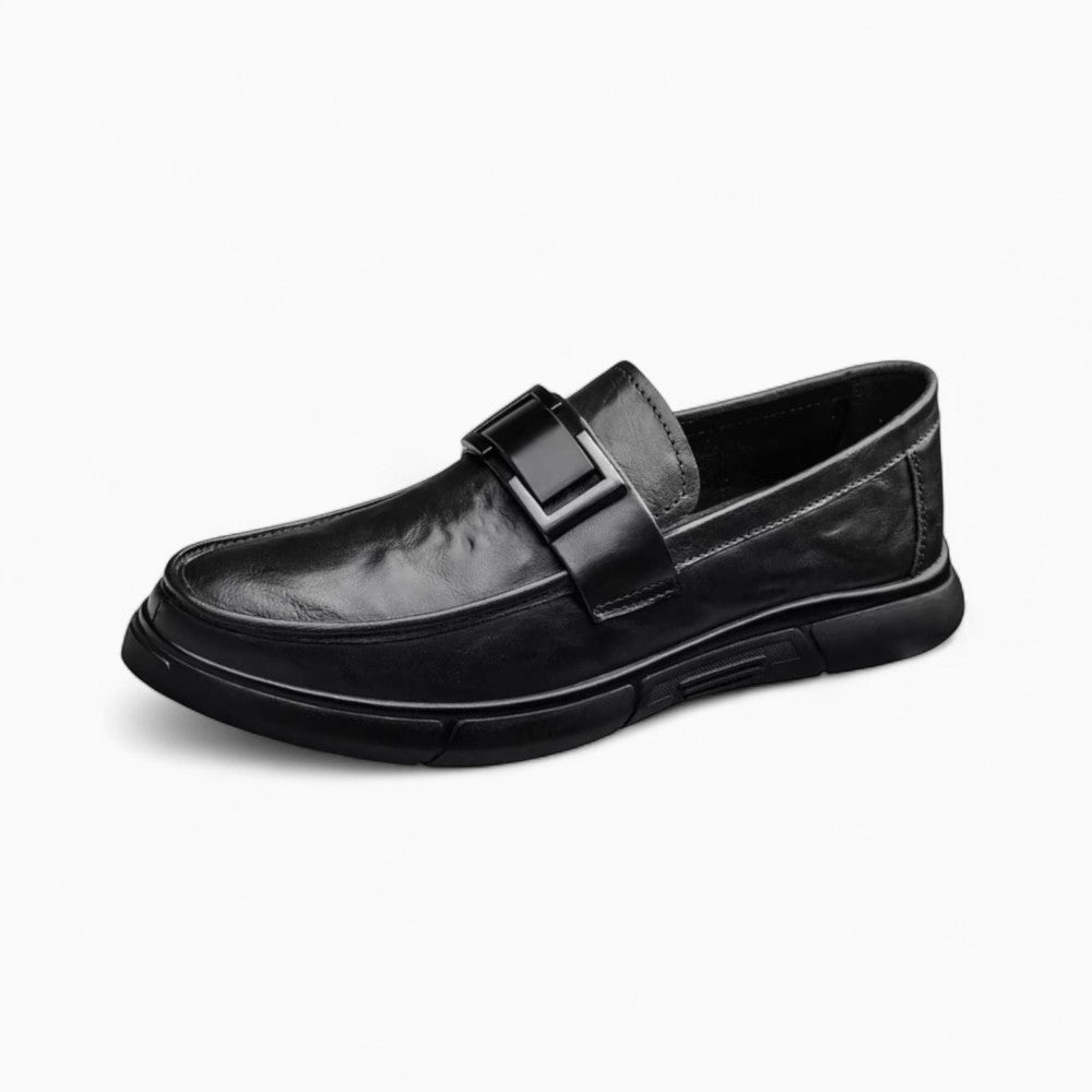 Mocassins En Cuir Noir À Semelle Épaisse Et Fermoir