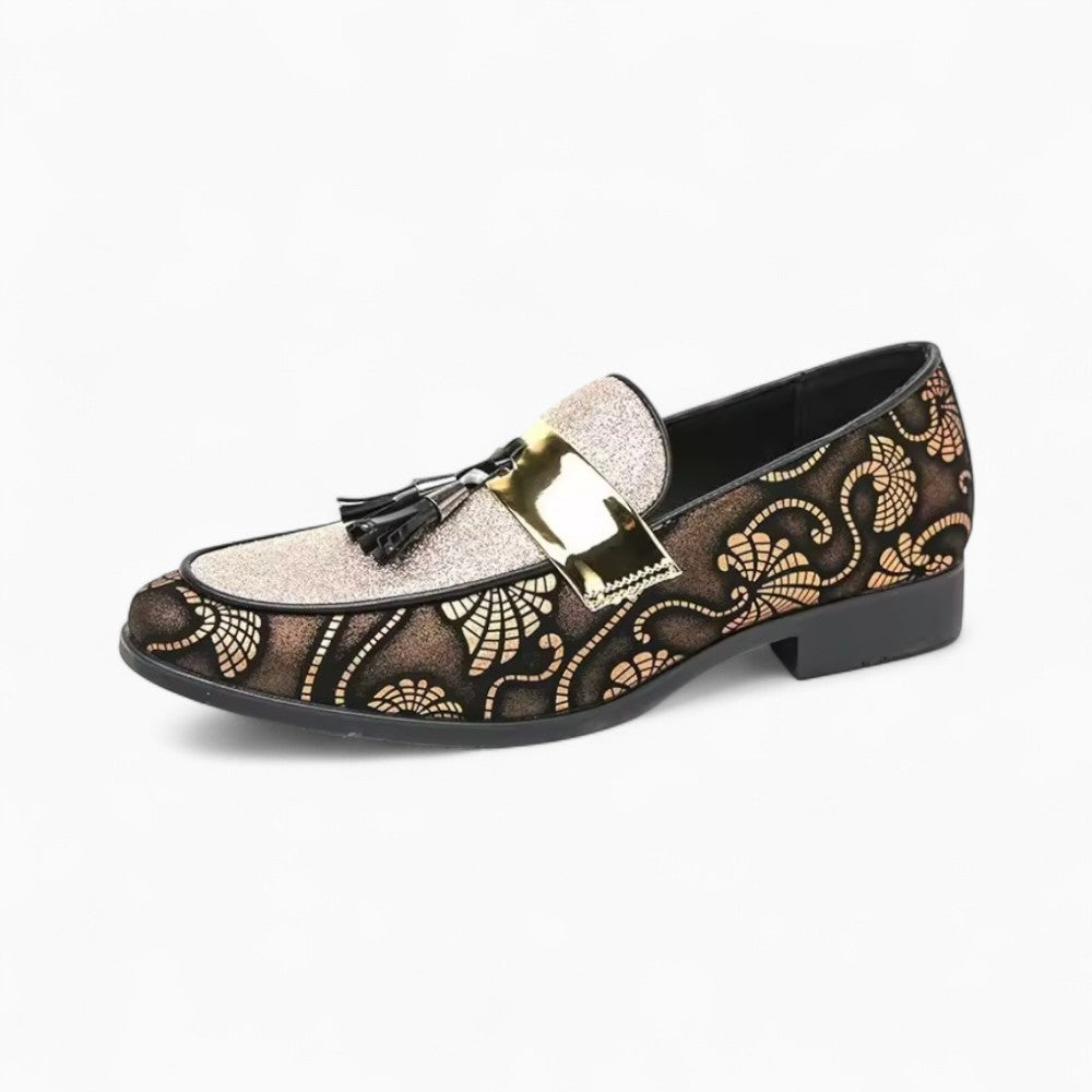 Mocassins Vernis À Glands Et Sequins
