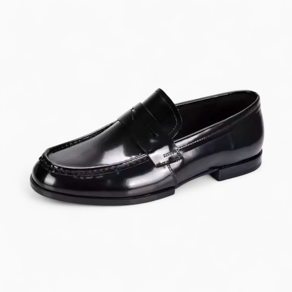 Mocassins Noirs Vernis En Cuir Avec Un Talon Carré