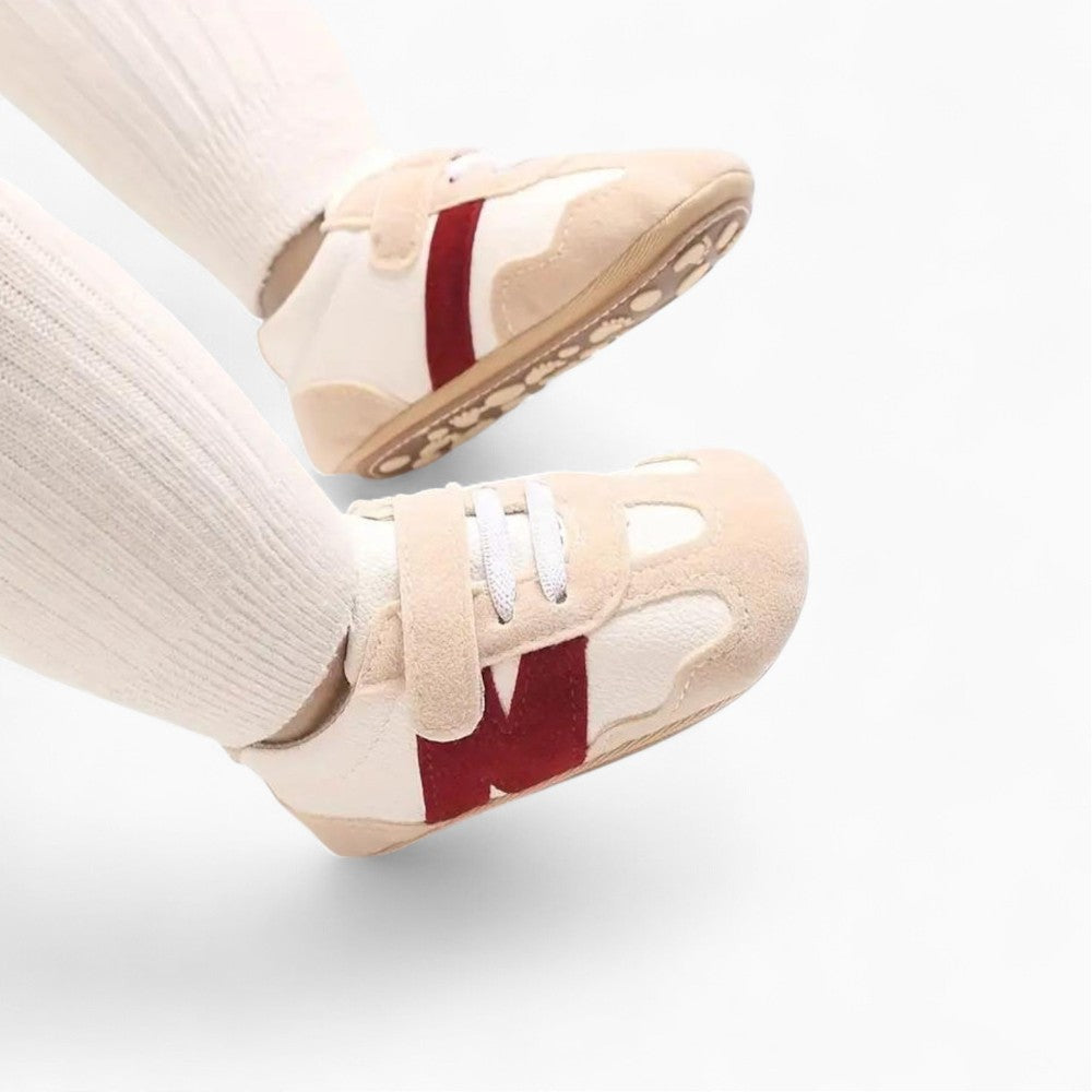 Mocassins Avec Un Design De Baseball Pour Bébé