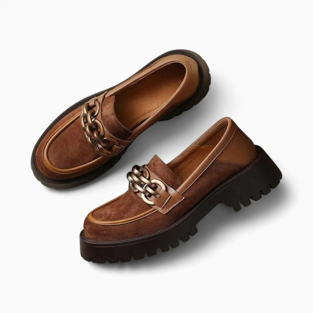 Mocassins À Plateforme Avec Une Chaîne Argentée Pour Femmes