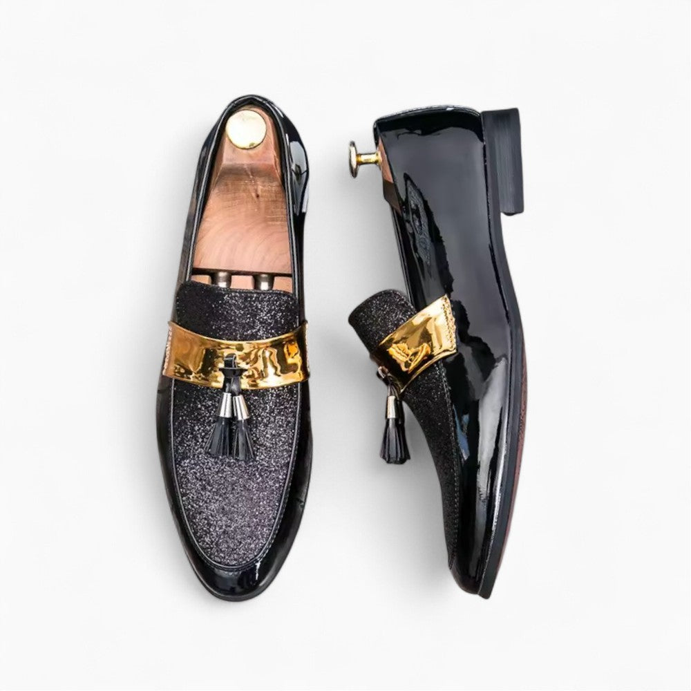 Mocassins À Glands Noir Et Doré Style Derby