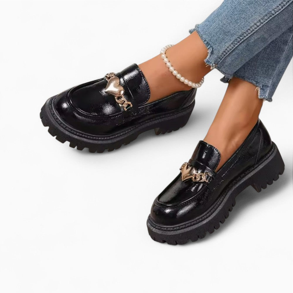 Mocassins En Cuir Verni Pour Femmes Avec Design De Cœur