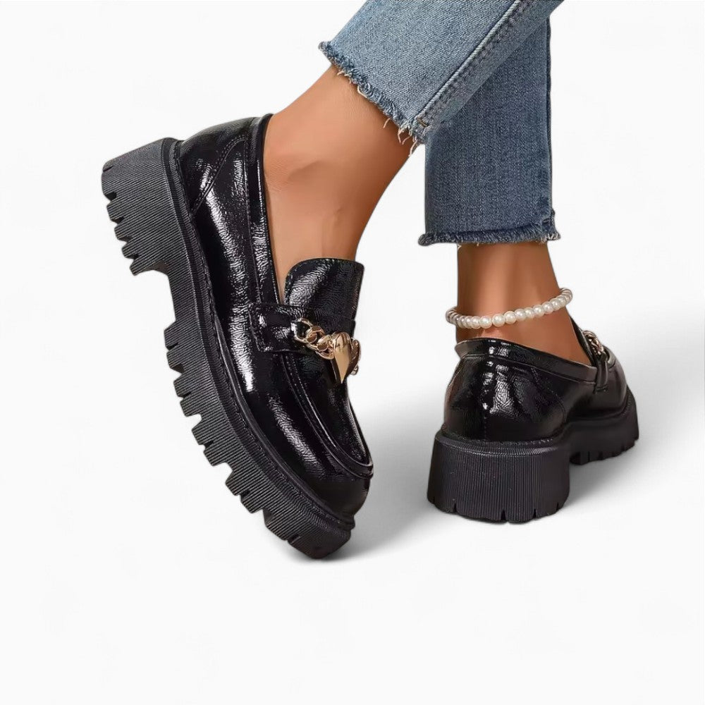 Mocassins En Cuir Verni Pour Femmes Avec Design De Cœur