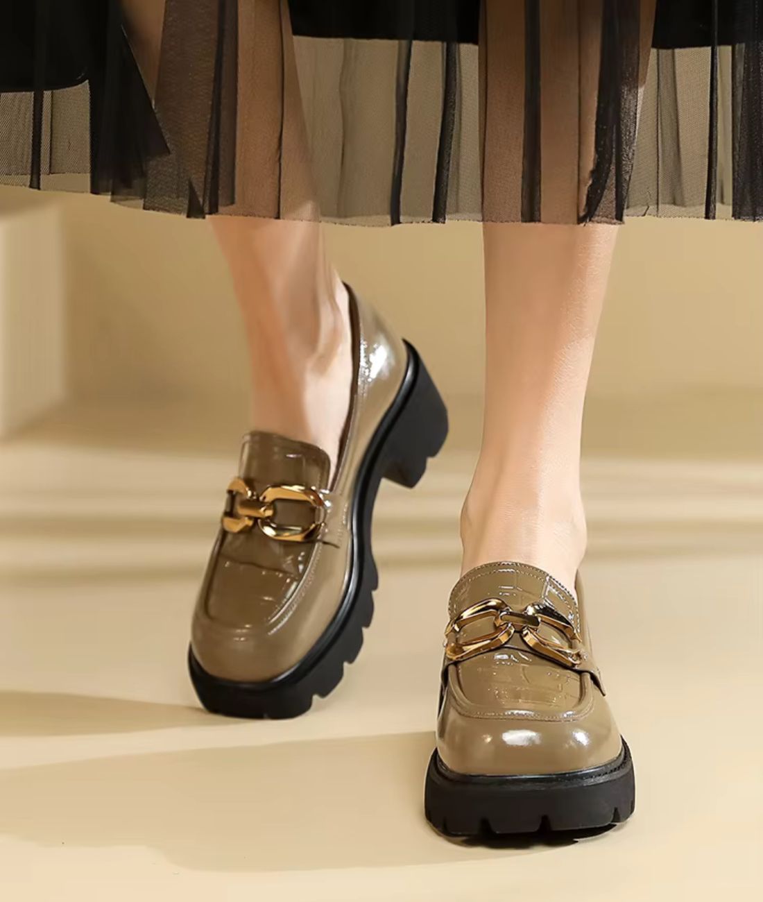 Mocassin En Cuir Végan Effet Croco Et À Boucle Dorée