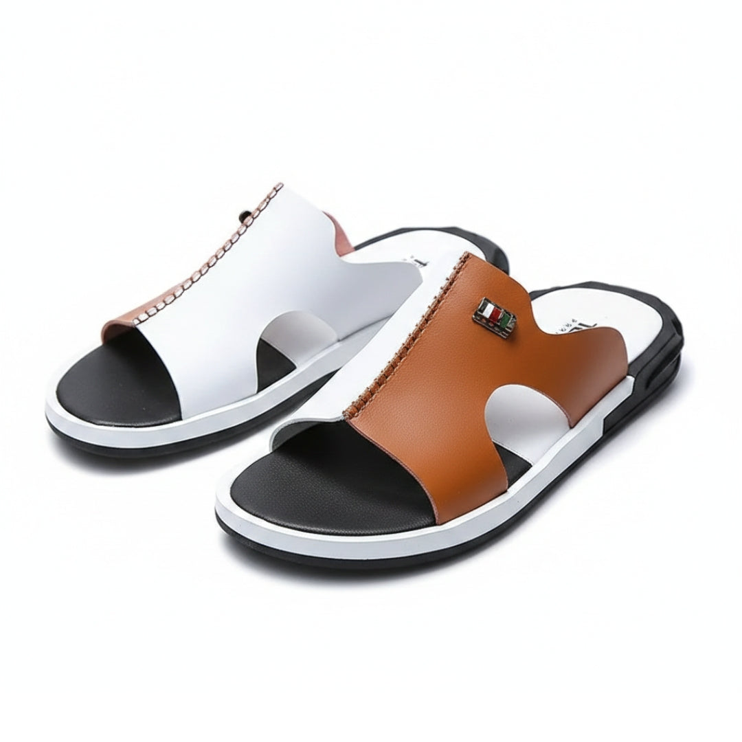 Harrow Sandales Slides en Cuir – Détail Contraste Semelle Plate Élégance Moderne