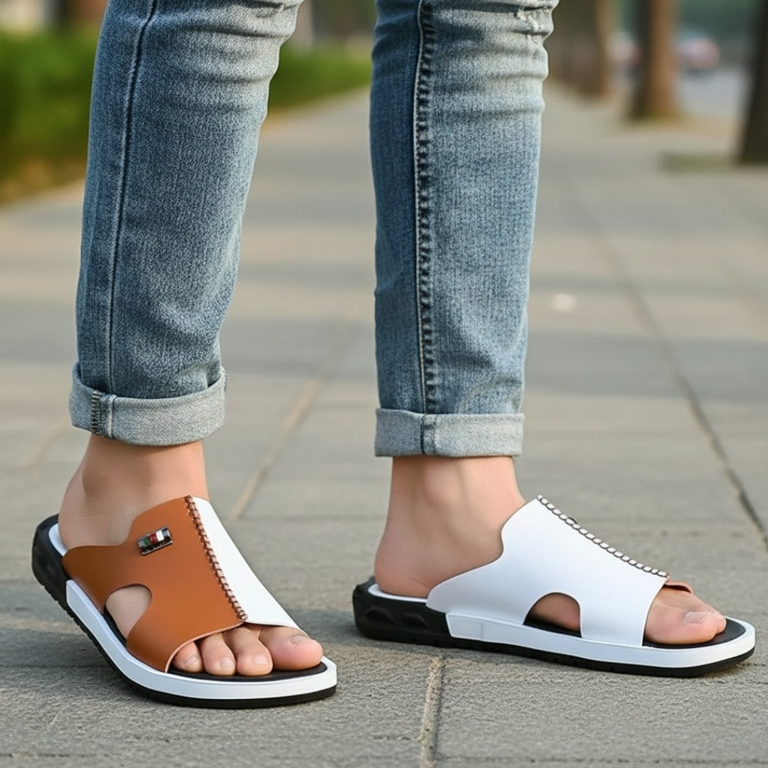 Harrow Sandales Slides en Cuir – Détail Contraste Semelle Plate Élégance Moderne