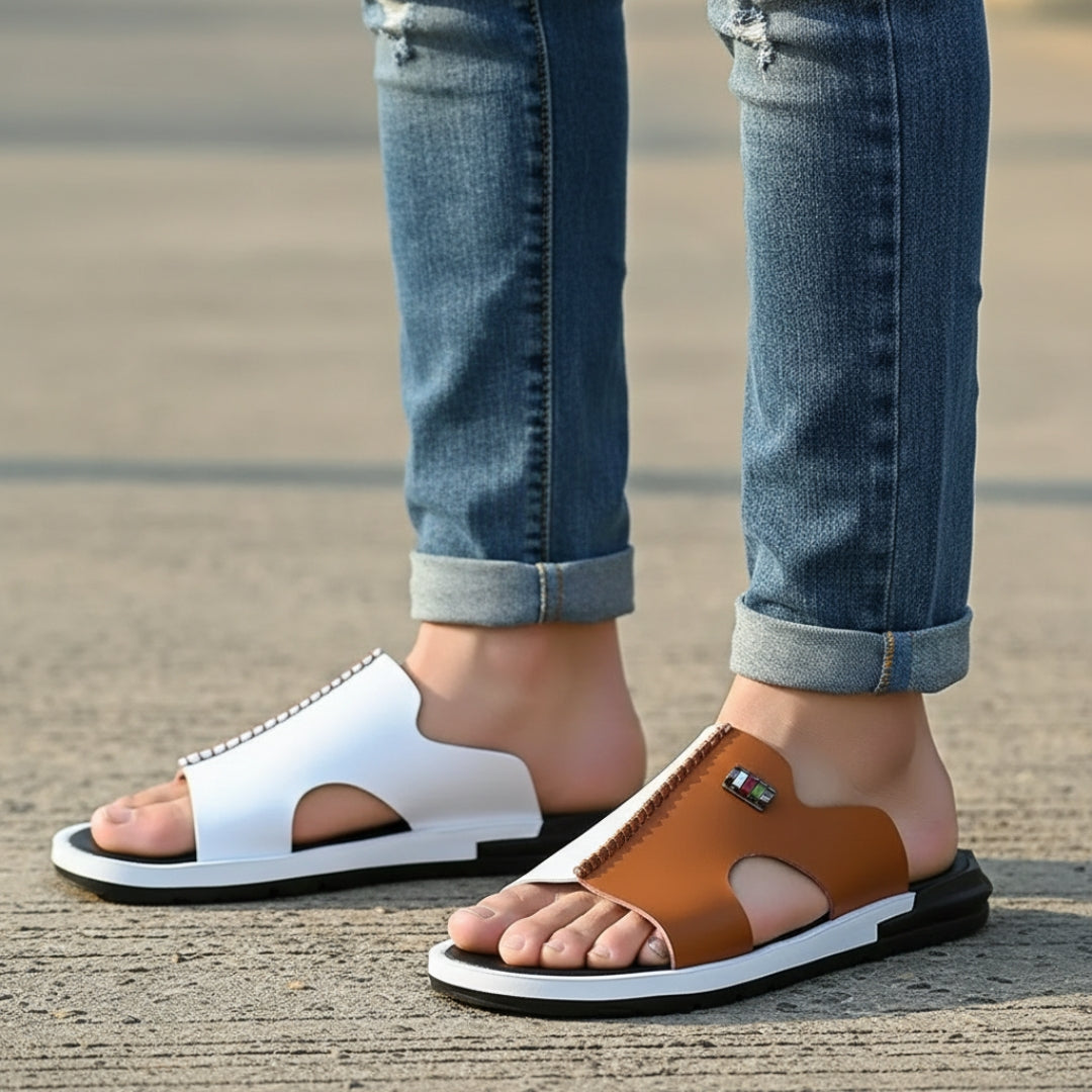Harrow Sandales Slides en Cuir – Détail Contraste Semelle Plate Élégance Moderne
