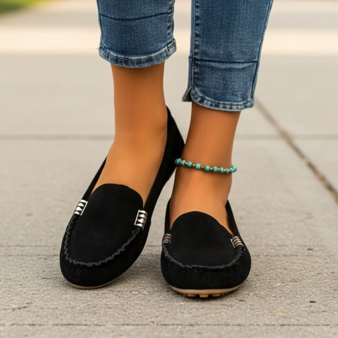 Kaithlyn Chaussures Décontractées en Daim à Enfiler – Détails Métalliques Confort Usage Quotidien